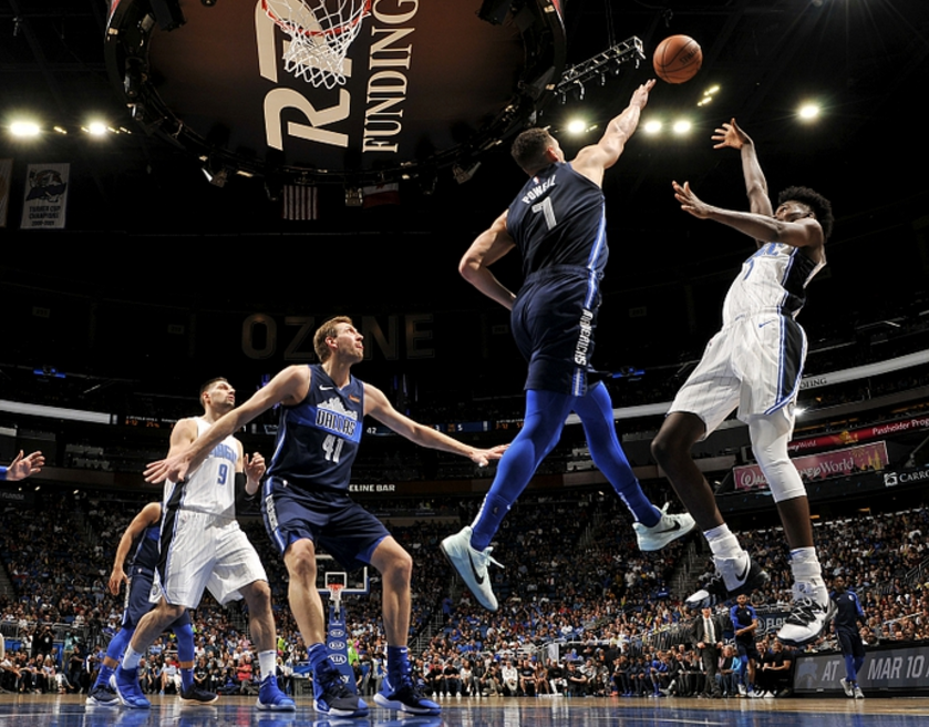 九游娱乐-太狠了！加时末段密尔沃基雄鹿绝杀压哨内马尔在独行侠比赛中伤愈复出，埃因霍温绝杀压哨备战社区盾的简单介绍